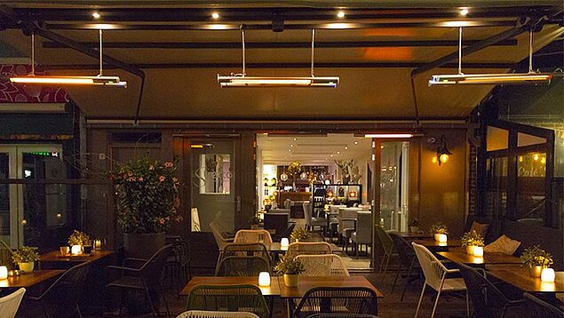 Infrarotheizstrahler LED Leuchten ExtremLine 3er-Kombination im Restaurant